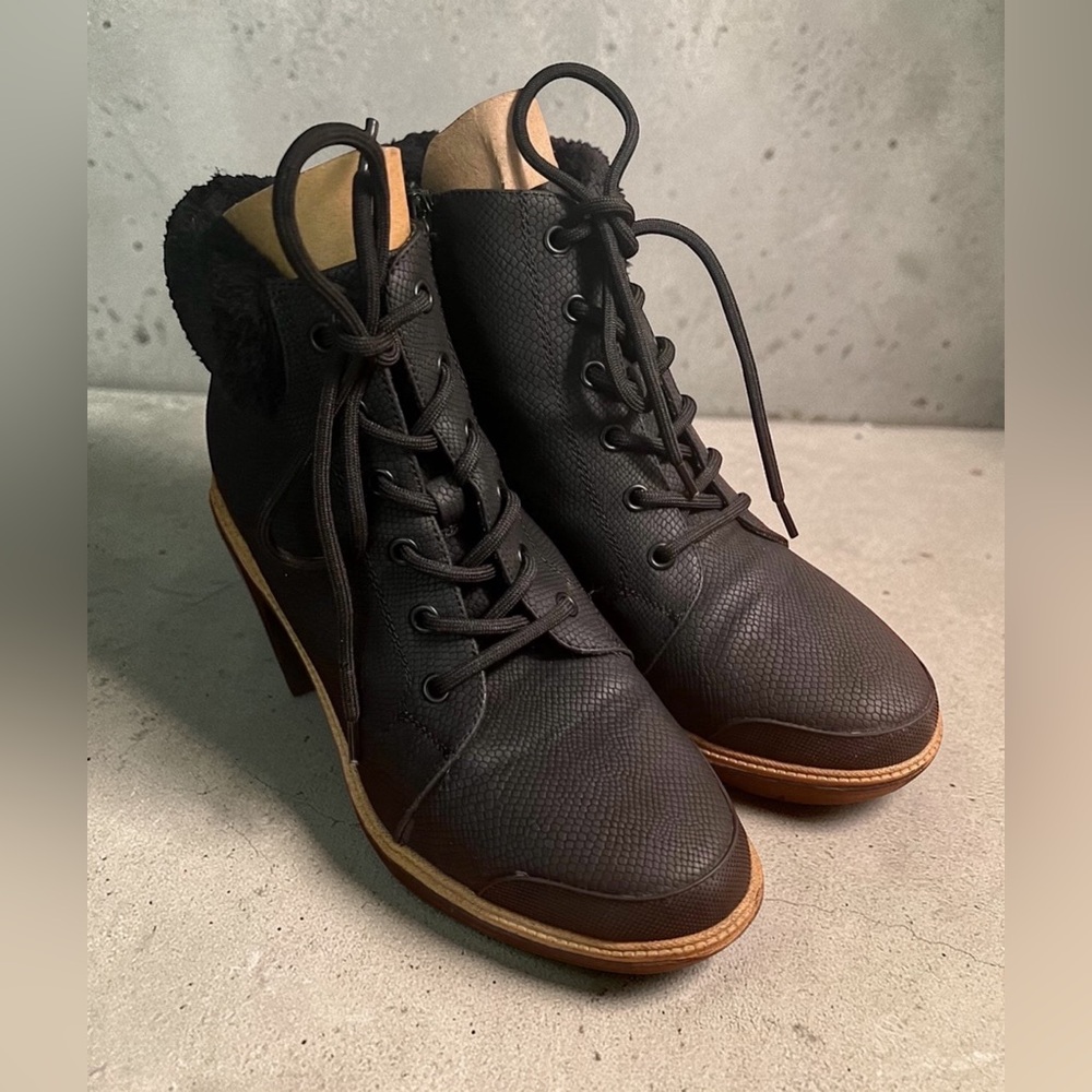 Dr. Scholls “For The Love” Leather Booties NWOT